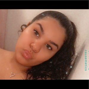 Meet your Posher, Jesennia